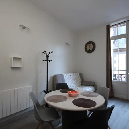 T2 Avec Wifi En Centre, Proche Thermes, Equipe Pour 4 Pers., Au Mont-dore - Fr-1-608-153 Apartment Le Mont-Dore