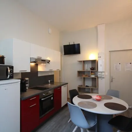 Apartment T2 Avec Wifi En Centre, Proche Thermes, Equipe Pour 4 Pers., Au Mont-dore - Fr-1-608-153